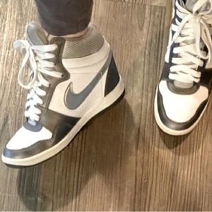 Nike Air Force White Silver Gray Sky Hi Wedge Sneakers 7.5